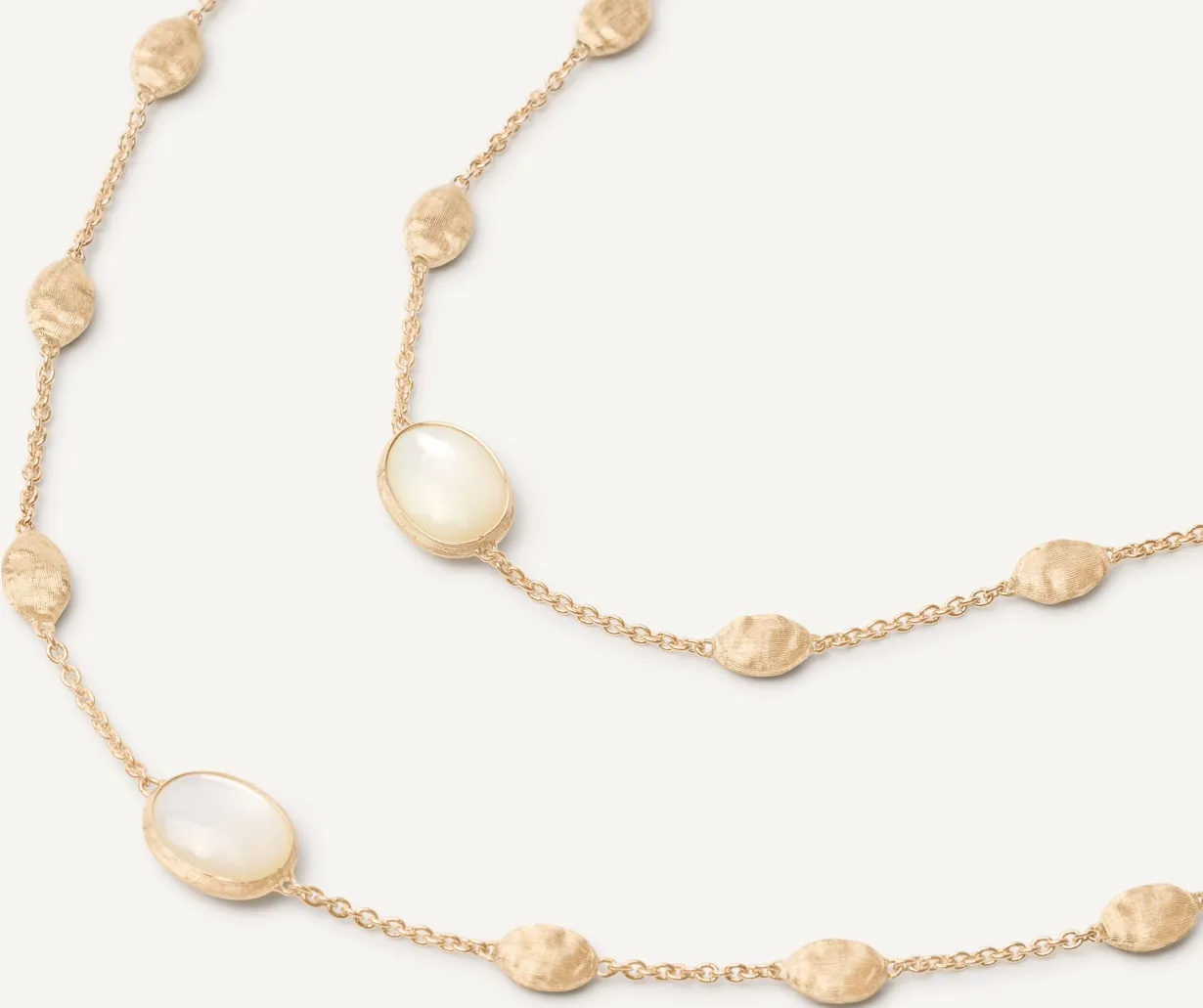 18Kt Yellow Gold Long Necklace With Small Ovals, Mother-Of-Pearl, And Diamonds|Marco Bicego Flash Sale