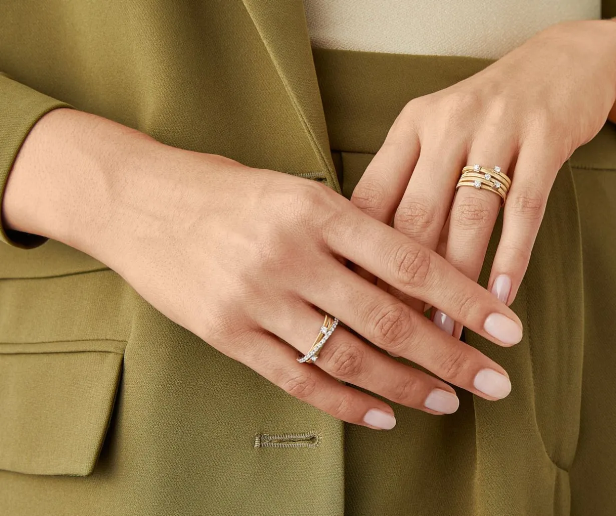 Three-Band White Gold Ring With Prong-Set Diamonds And A Diamond-Studded Plaque|Marco Bicego Online